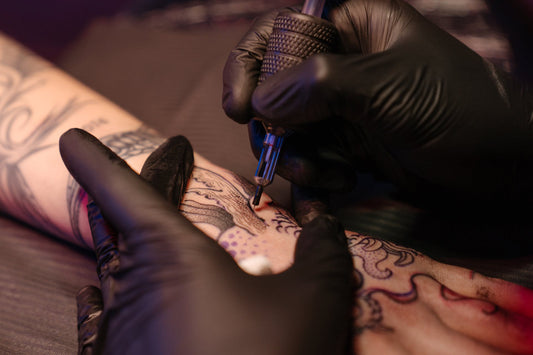 Guantes para Tatuadores: Seguridad e Higiene en Cada Sesión